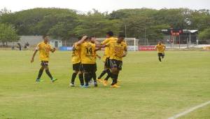 Flores tuvo participación con el Municipal Liberia en los primeros 11 juegos del torneo tico. (Foto: Nación).