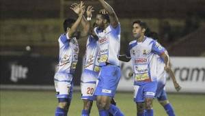 El Isidro Metapán tomó ventaja en el juego de ida de las semifinales del fútbol salvadoreño al derrotar al Santa Tecla por la mínima, mientras que el Alianza y el Futbolistas Asociados Santanecos (FAS) igualaron a un gol.