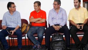 Jorge Luis Pinto llegó acompañado de José Ernesto Mejía, Gerardo Ramos y el preparador físico Gilberto Arenas. FOTO Neptalí Romero