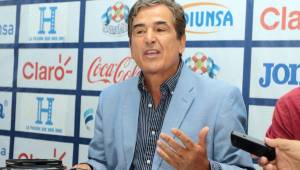 Jorge Luis Pinto criticó al médico del Olimpia por brindar información sobre la lesión de Carlo Costly. Foto Ronald Aceituno