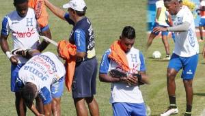 Jorge Luis Pinto sigue con su preparación para el duelo de Honduras ante Canadá. Quioto no formó parte del entreno este martes.