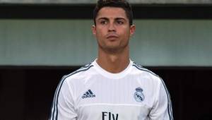 Cristiano Ronaldo tiene contrato hasta 2018 y cobra 21 millones de euros. (AFP)