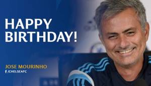 José Mourinho fue felicitado en las redes sociales del Chelsea de Inglaterra.