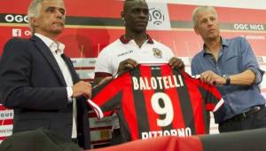 Mario Balotelli al parecer no está muy dispuesto a cambiar de actitud en su nuevo equipo.