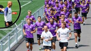 Zidane observa los trabajos físicos de los jugadores, entre ellos están sus hijos.