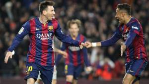 Messi celebra uno de los goles junto con Neymar en el último partido ante el Atlético.