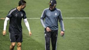 Cristiano Ronaldo y Ancelotti durante un entrenamiento del Real Madrid.