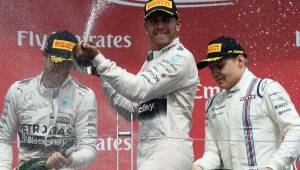 Hamilton (Mercedes) se alzó con la victoria este domingo en el Gran Premio de Canadá de Fórmula 1, en el circuito Gilles Villeneuve de la ciudad de Montreal. Foto AFP