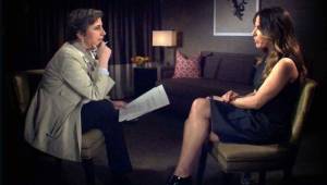 Carmen Aristegui en plena entrevista con Kate del Castillo. FOTO: Aristegui Noticias