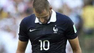 Karim Benzema pasa por uno de sus peores momentos en su carrera.