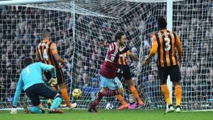 Maynor Figueroa fue testigo activo de la derrota del Hull City ante West Ham. (AFP)