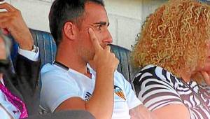 Paco Alcácer se quedó viendo el juego del Valencia en la gradería debido a que pronto se cerrará su fichaje.
