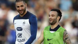 Karim Benzema y Mathieu Valbuena son compañeros de selección.