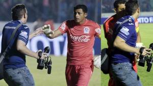 Noel Valladares tuvo un problema con un camarógrafo de Motagua y un grave error en la anotación del empate azul. Fotos DIEZ.