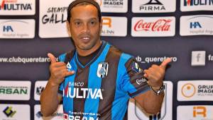 Ronaldinho, ex PSG, Barcelona y Milan, irá al fútbol africano.