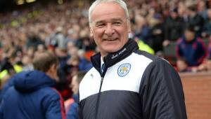 A su llegada al Leicester, Ranieri estableció una cláusula millonaria por si se consagraba campeón. Los dirigentes accedieron sin imaginar los frutos que daría su trabajo. Foto AFP