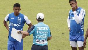 El técnico Jorge Luis Pinto ya tiene en su cabeza el ataque que utilizará ante El Salvador. Foto Delmer Martínez