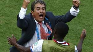 Jorge Luis Pinto llevó a Costa Rica a cuartos de final en Brasil en su primera Copa Mundial y fue nombrado mejor entrenador del 2014 en Concacaf. Foto AFP