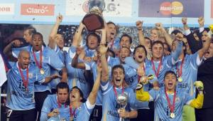 La selección con más títulos es Uruguay, con 15 en estas ediciones de la Copa América.
