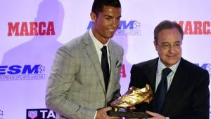 Florentino Pérez entregó al premio al delantero portugués Cristiano Ronaldo.