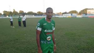 Allan Lalín ya vistiendo los colores del Platense. (Foto: Cortesía de Tras El Balón)