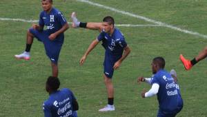 Mario Martínez, Jhony Leverón y Brayan Beckeles durante el entrenamieto con Honduras. Foto Ronald Aceituno.