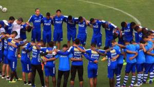 La Selección de Honduras puso manos a la obra este domingo en Comayagua. Jorge Luis Pinto trabajó con 26 de los 27 convocados. Foto DIEZ