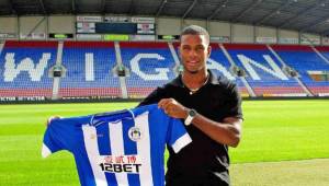 Juan Carlos García cuando fue presentado por el Wigan de Inglaterra.