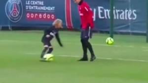 El hijo de Zlatan Ibrahimovic, Maximilian, acudió a los entrenamientos del PSG y fue humillado por su hijo.