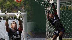 Donis Escober fue la gran figura del Olimpia. Solo de penal pudieron marcarle.