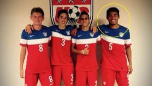Danilo Acosta (derecha con el 5) durante la concentración con la selección Sub-18 de EUA.