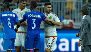 Uribe Peralta salió molesto después del juego ante Honduras.