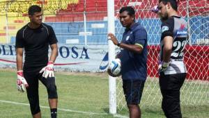 Carlos Escobar es el actual entrenador de porteros del Victoria, pero su objetivo es terminar los cursos y seguir los pasos de Wilmer Cruz. Foto DIEZ