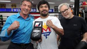 Top Rank, promotora de Pacquiao, publicó las fotografías de quien estelarizara 'Rocky' con el boxeador asiático.