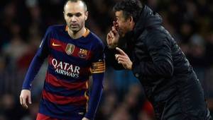 Andrés Iniesta es muy feliz jugando al fútbol dirigido por Luis Enrique.