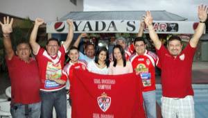 Aficionados tocoeños visitaron varios lugares para ver el partido de la Gran Final. Foto Esaú Ocampo