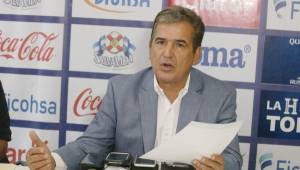 El entrenador de la Selección de Honduras, Jorge Luis Pinto en la conferencia de prensa que brindó este día en Fenafuth. Foto Juan Salgado