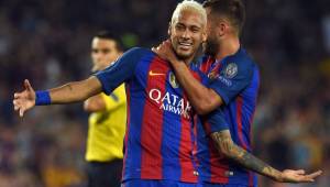 Neymar anotó golazo vía lanzamiento libre para el Barcelona.