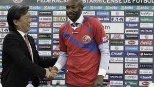 Paulo Wanchope fue presentado el lunes como nuevo entrenador de Costa Rica. Foto EFE