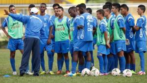 El técnico de Honduras ya definió la estrategia con la que buscará este lunes su segundo triunfo en el Premundial Sub-17. Foto Neptalí Romero