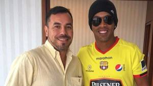 Ronaldinho organiza partidos y cobra arriba de los 150 mil dólares.