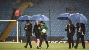 Las gradas del estadio de Manchester quedaron vacías.