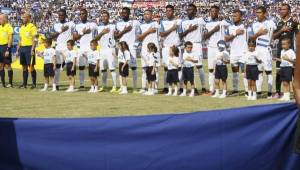 La Federación de Honduras podría recibir un durísimo castigo por gritos racistas de la afición en los juegos con México y Canadá. Foto DIEZ