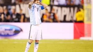 Messi salió tocado tras perder la final ante Chile. Foto AFP.