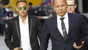 El padre de Neymar exigía al PSG que pagara la multa de Hacienda, una de las razones de lo que exigían.