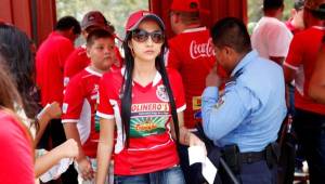 La afición desde temprano llegó al estadio Francisco Martínez Durón para apoyar a su equipo en un duelo complicado ante Olimpia. Foto Neptalí Romero