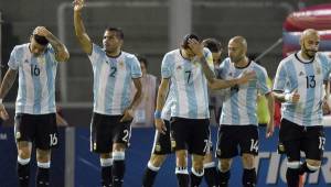 Gabriel Mercado se estrenó como goleador en la selección de Argentina al anotar el primer gol del juego.