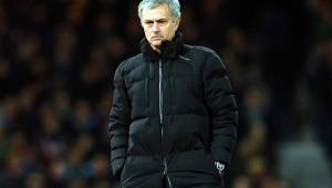 Mourinho habló sin tapujos y expresó su deseo de que Manchester City elimine al Barcelona de la Champions League. Foto EFE