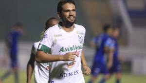 Mario Abadía convirtió el penal que le dio el pase a Platense a la final de la Copa Presidente.