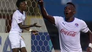 Alberth Elis vivió una gran noche ante el Victoria en el Nacional de Tegucigalpa.